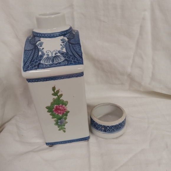 Vintage  Oriental Accents Porcelain Handpainted Decanter  Tea Caddy 8.25"×6 - Picture 3 of 8